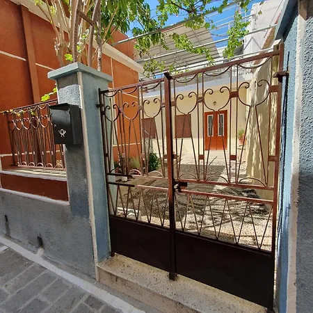 Yiannis Sokaki House *